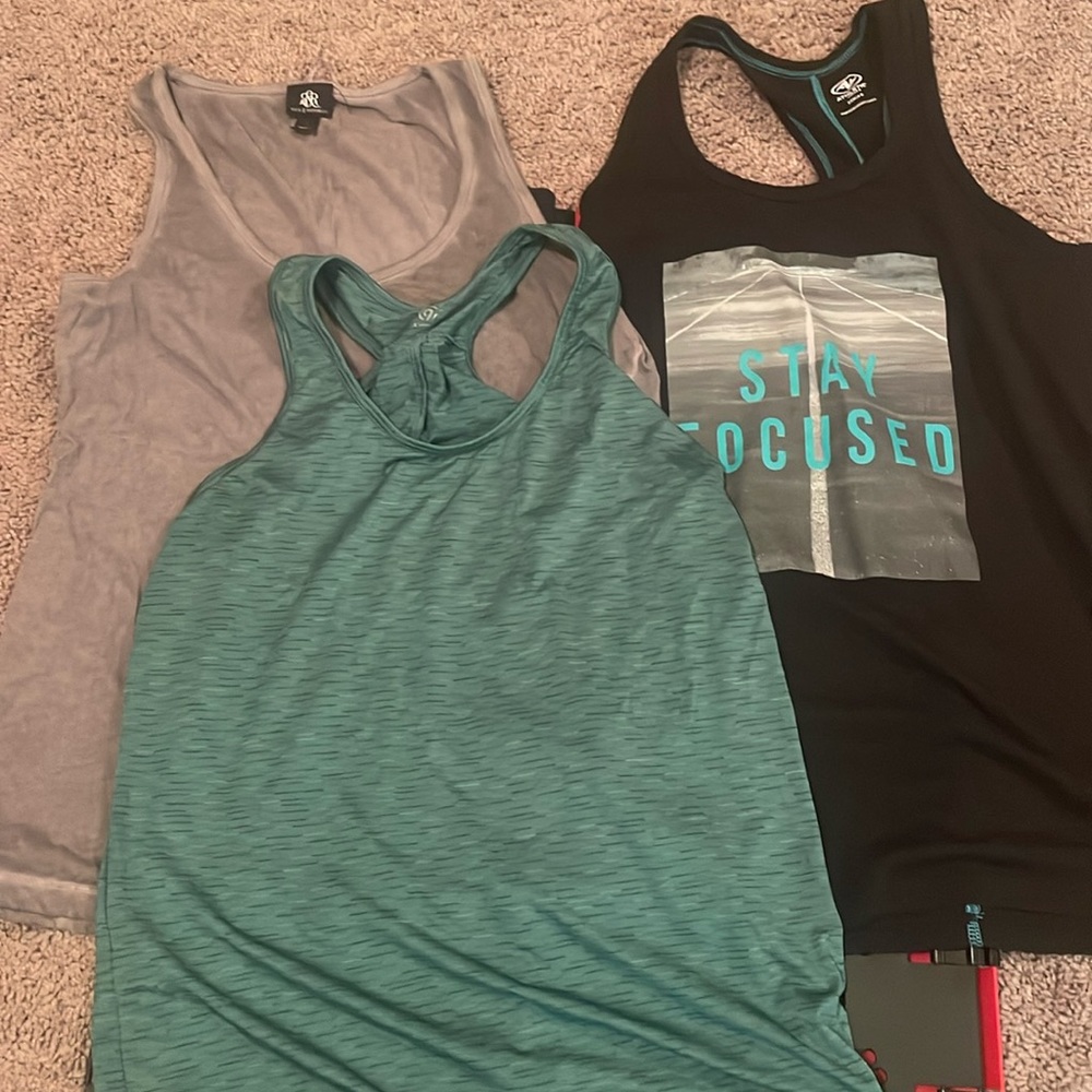 LOT OF 4 Small tanks tops